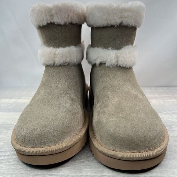 UGG    - Picture 8 of 14